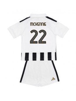 Otroški Nogometna dresi replika Juventus Weston McKennie #22 Domači 2026-27 Kratek rokav (+ hlače)